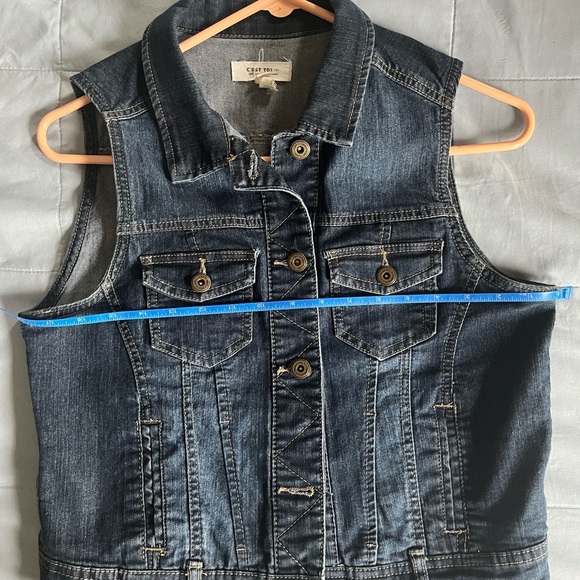 Posh show. NWOT, denim vest, size medium - Picture 6 of 9